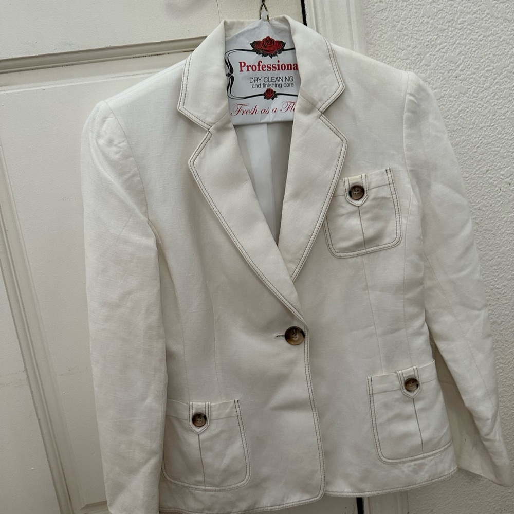 TAHARI Arthur S. Levine blazer white button